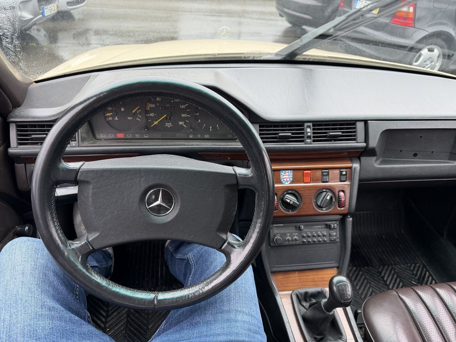 Mercedes 200D - 90