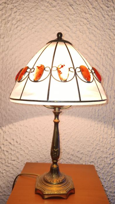 Lampka na mosiężnej podstawie