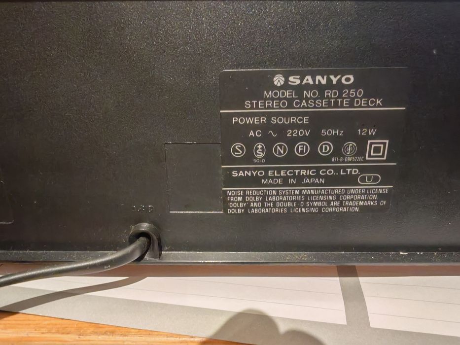 Gravador de cassetes Sanyo RD 250