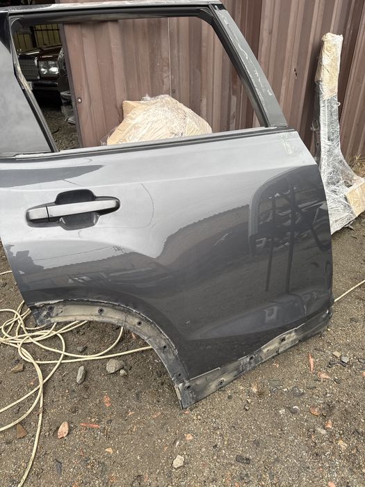 Двері Субару форестер SK