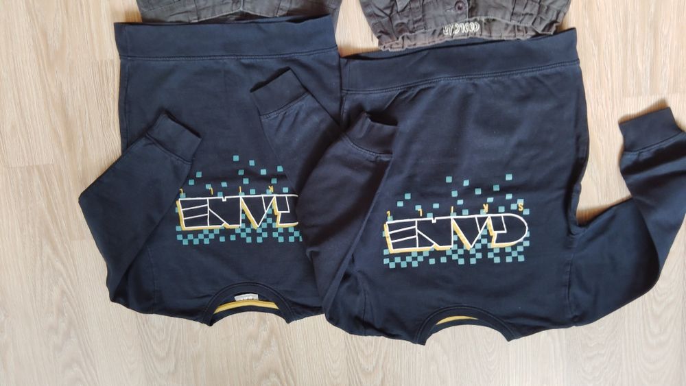 Zestaw dla bliźniaków rozmiar 134/140