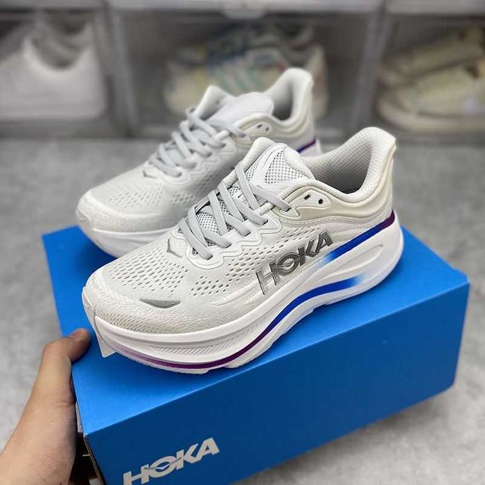 Кросівки для бігу Hoka Bondi 9