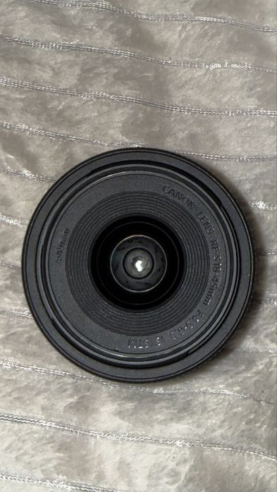 Canon RF-S 18-45mm F4.5-6.3 IS STM