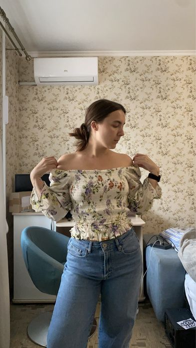 Кофта з рюшами