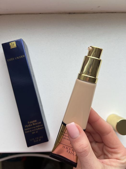 Тональний estee lauder futurist hydra 2n1
