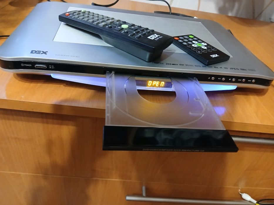 DVD плеєр DEX і диски з фільмами та мультфільмами
