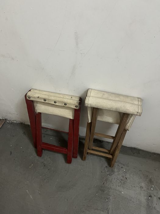 2 Bancos de Madeira com tecido