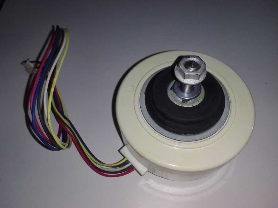 Silnik Nidec DC310V 8P 36W max 1120r/min od oczyszcza za pow. PHILIPS