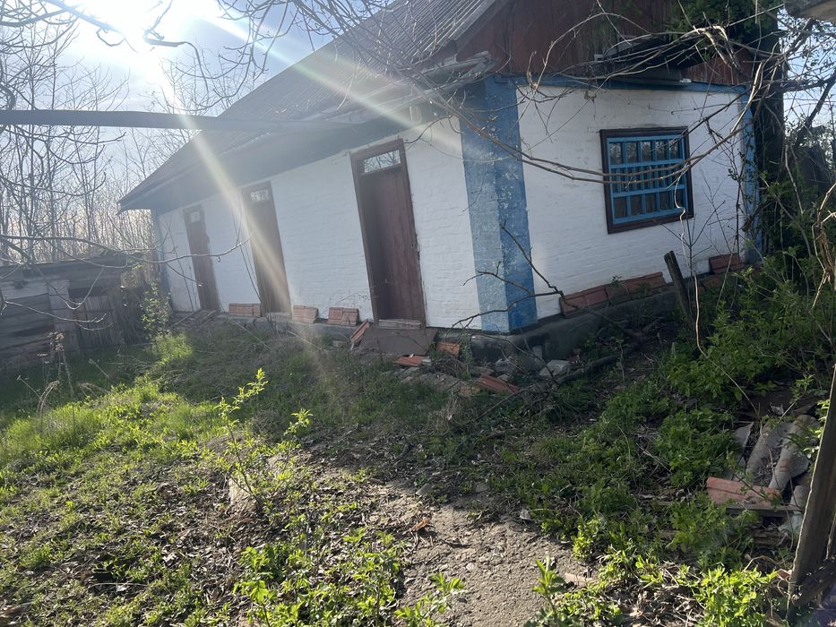 Продам хату в селі срочно!!