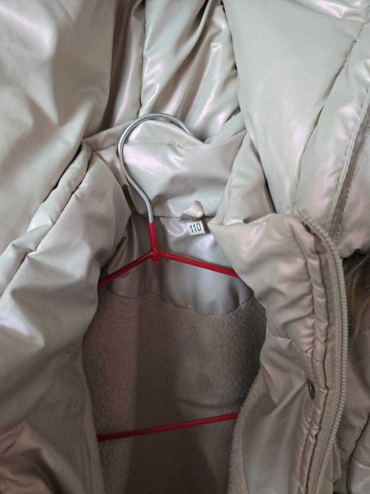 Зимова куртка для дівчинки, ріст 110