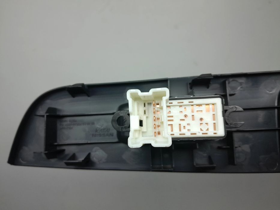 Comando / botão / interruptor vidros trás direito NISSAN Tiida Hatchba