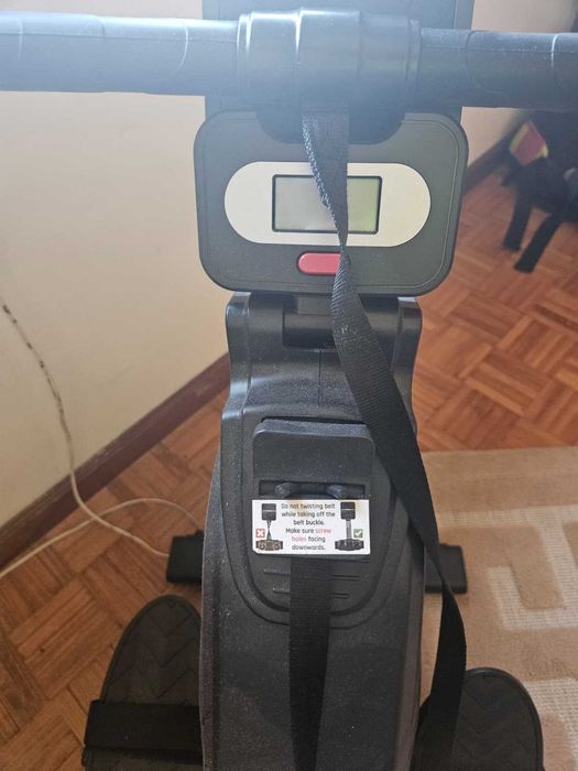 Máquina de remo cor preto