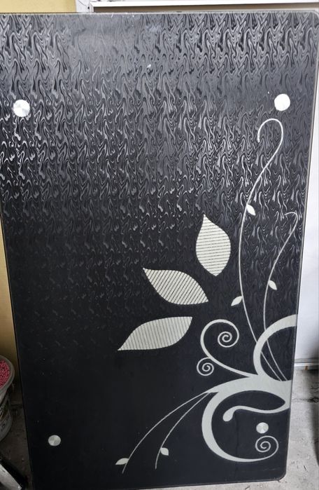 Szklany piękny stół