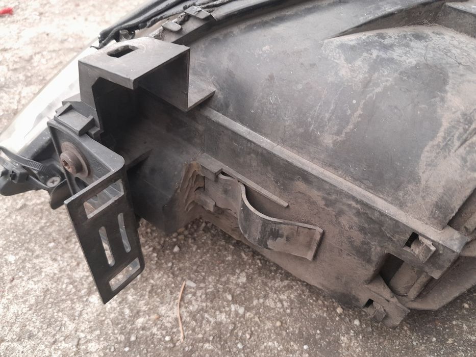 Lampa prawa - ford mondeo mk3 2001r.