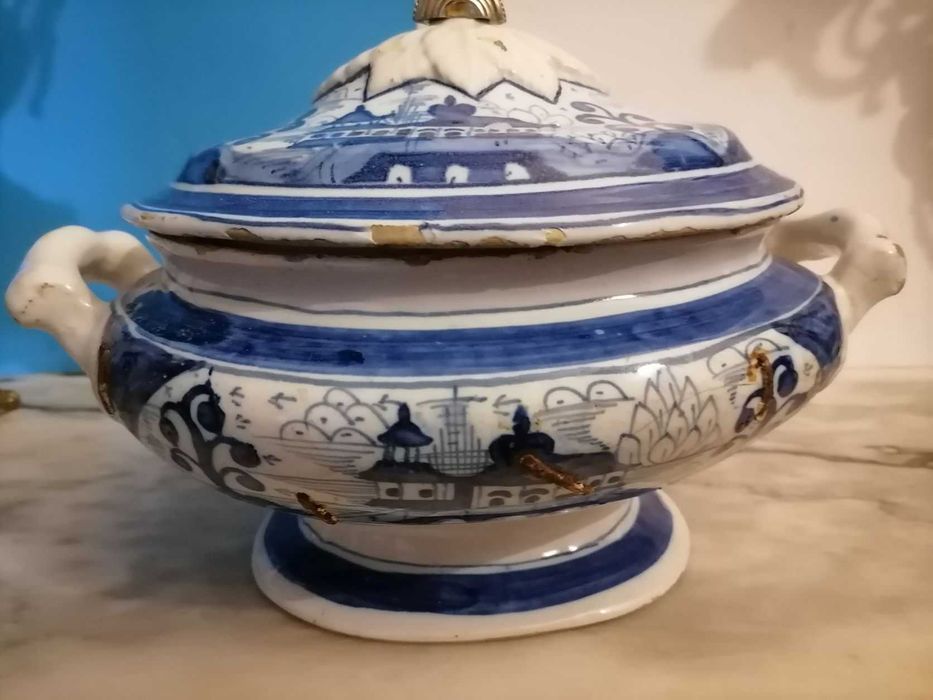 Terrina c/ Tampa Faiança Miragaia ? Stº. Antº. Vale da Piedade ?