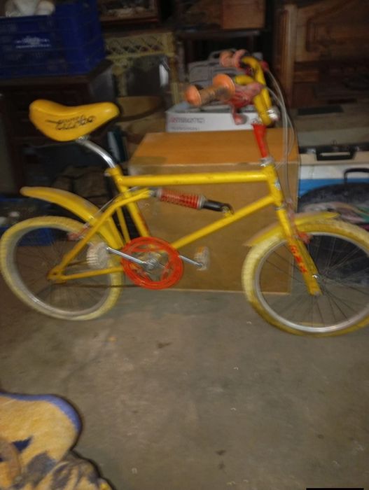 Vendo esta bicicleta muita bonita bom estado