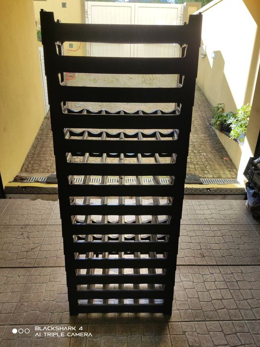 Garrafeira em plástico 14X6=84