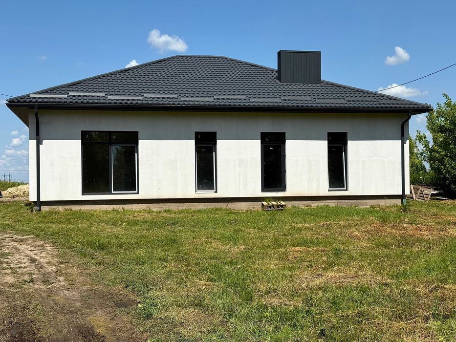 Продам добротну американку з окремим заїздом в районі Авторинку