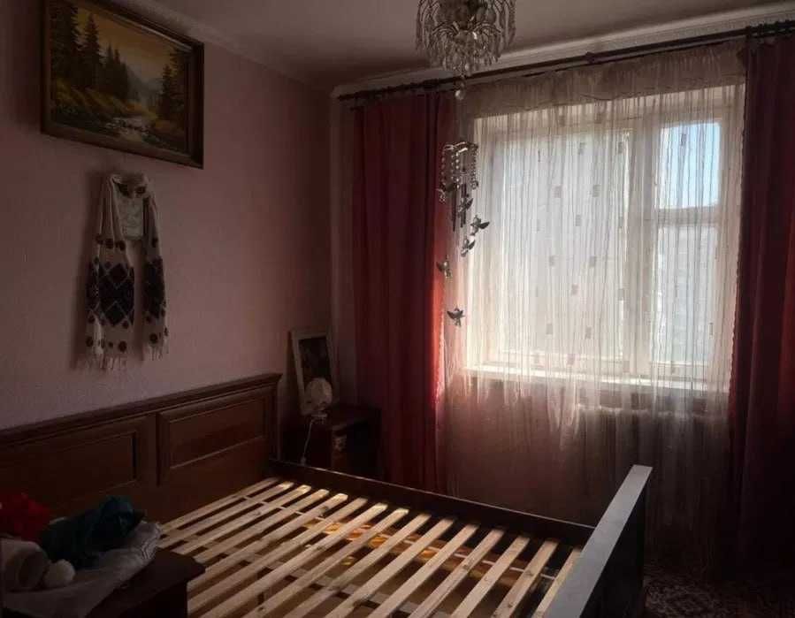 Продається 4-кімнатна квартира, просп. Червоної Калини, 103