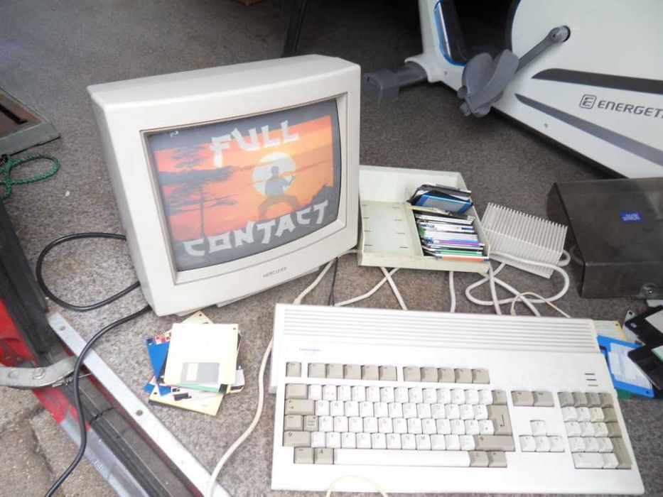 Komputer Amiga 1200 z zasilaczem - pełnosprawny - plomba fabryczna -