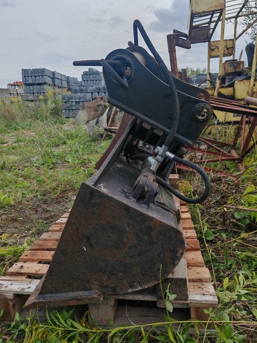 Łyżka do koparki uchylna hydrauliczna skarpowa Schaeff Terex Atlas