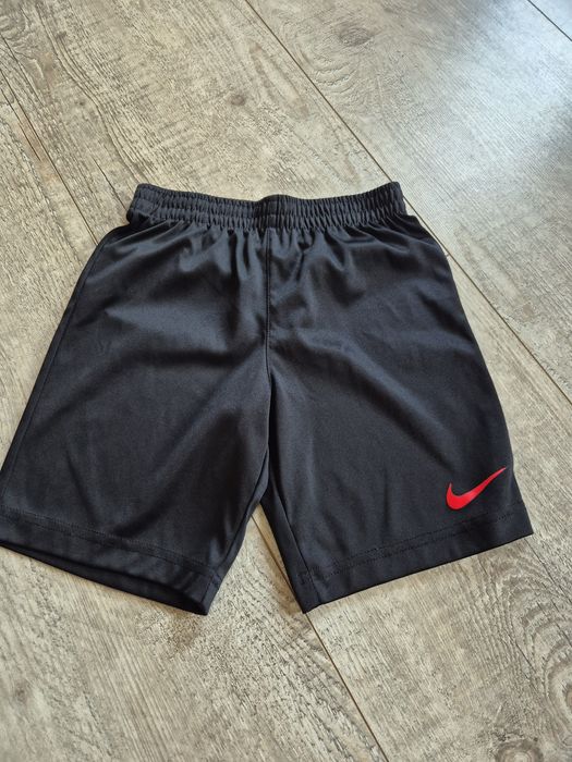 Spodenki nike czarne 116