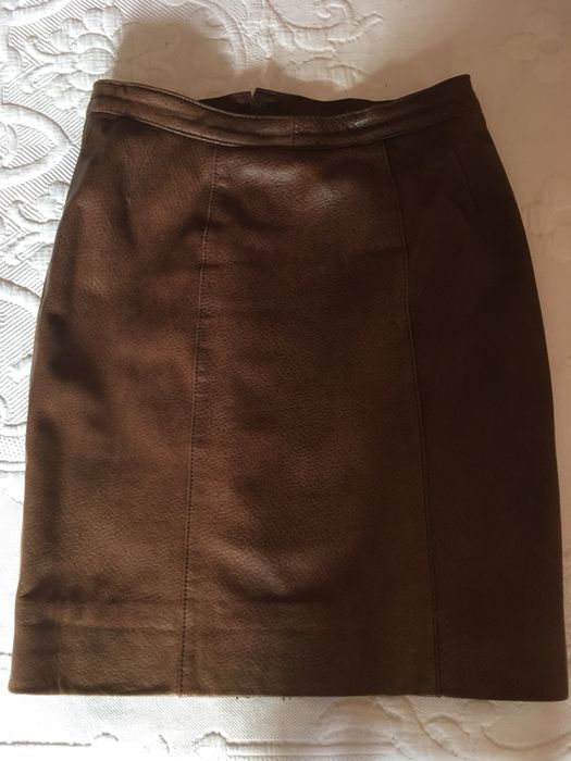 Saia couro castanho