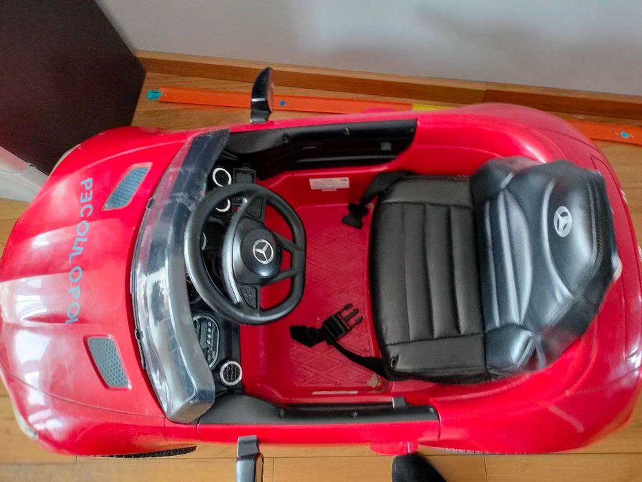 Samochod na akumulator-elektryczny