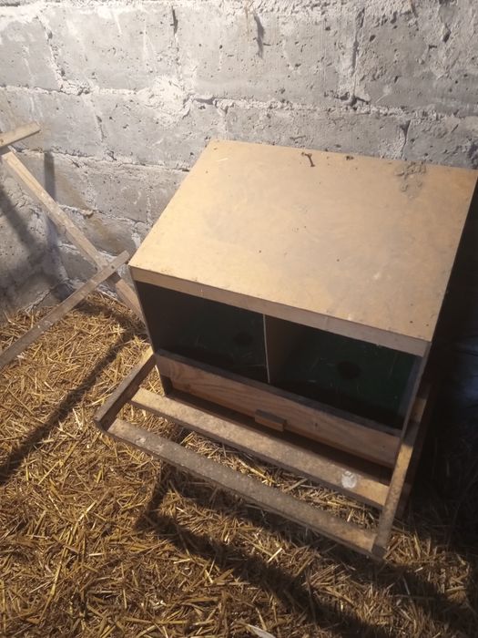 Gniazdo dla kur z szuflada na jajka podwójne używane