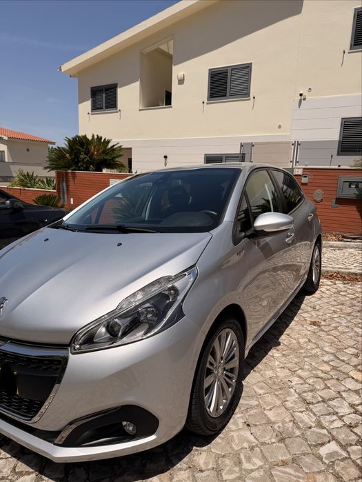Peugeot 208 (2018) 1.2