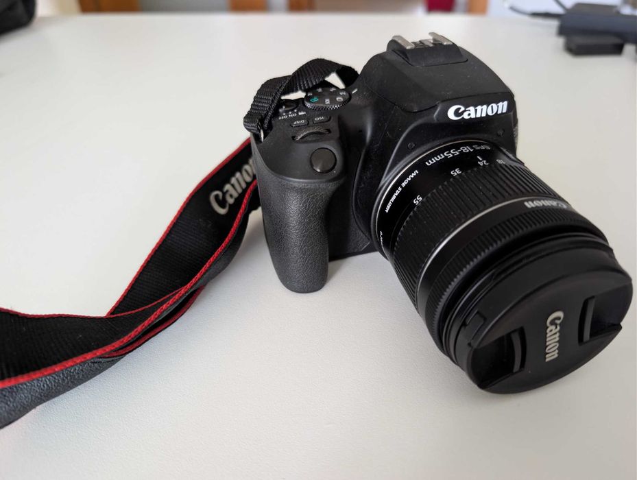 Canon EOS 250D + 3 objetivas + carregador + mala + tripé (QUASE NOVO)