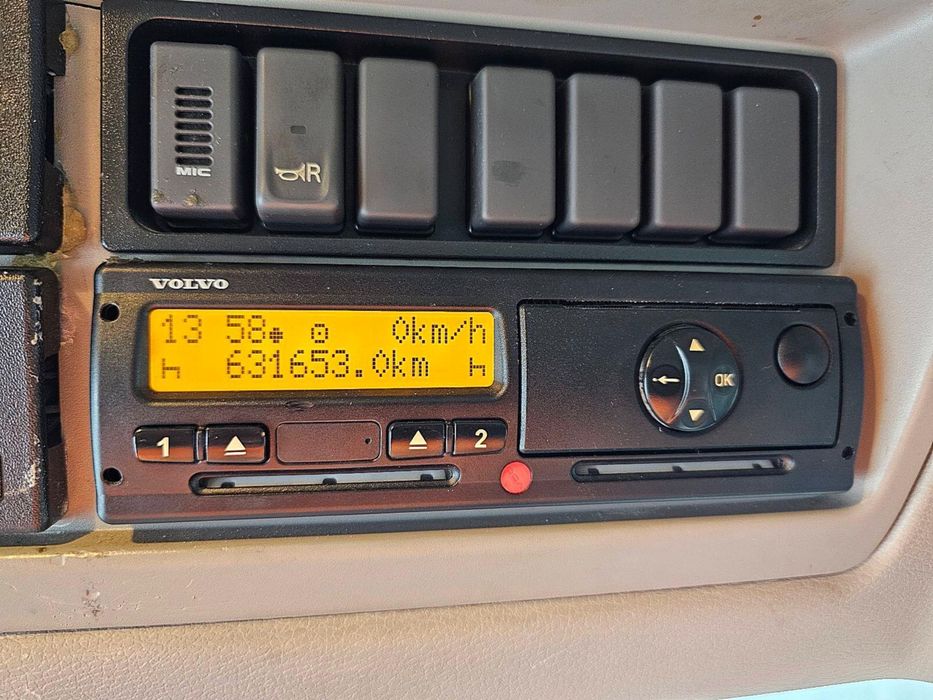 VOLVO FL250 14 Ton 2017 CAIXA 9 Metros EXCELENTE ###OPORTUNIDADE###