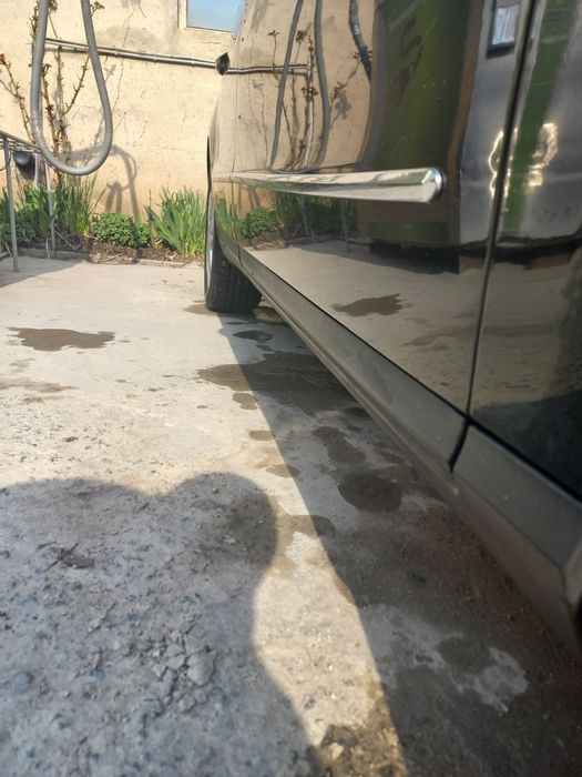 Авто  PASSAT B6  2.0 fsi