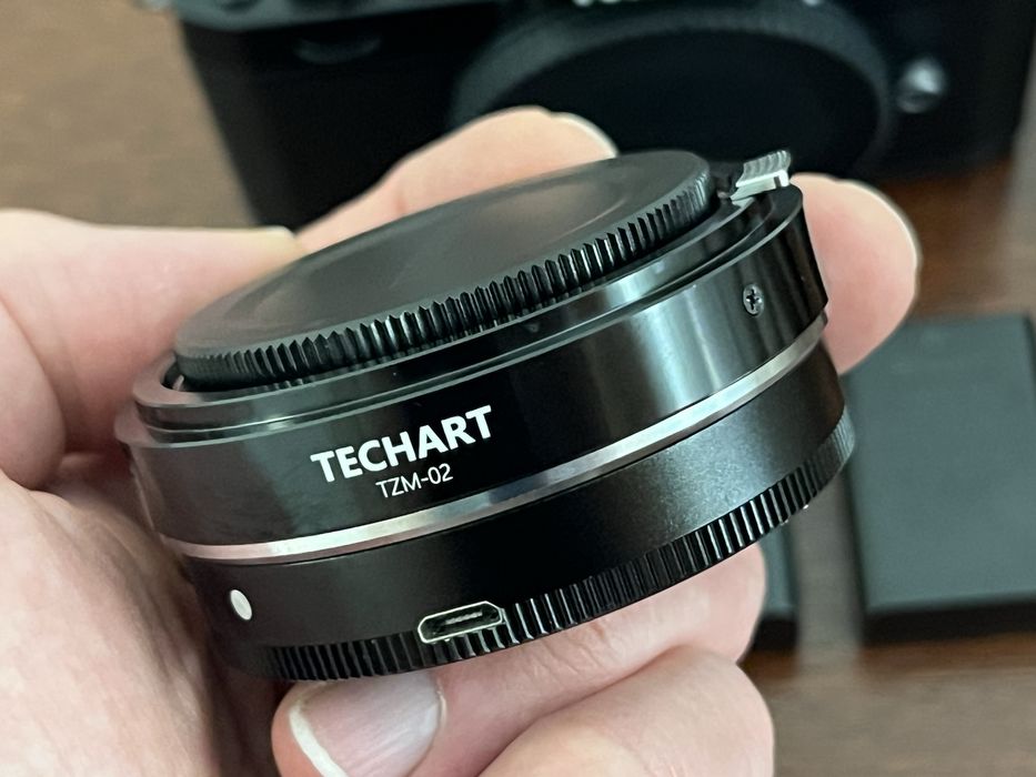 Nikon Zfc com 28mm e techart tzm02
