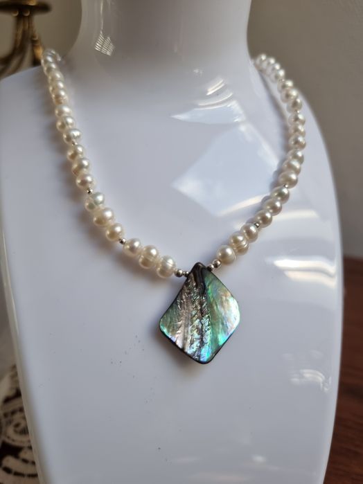 Wyjątkowy naszyjnik białe perły naturalne zawieszka Paua Abalone