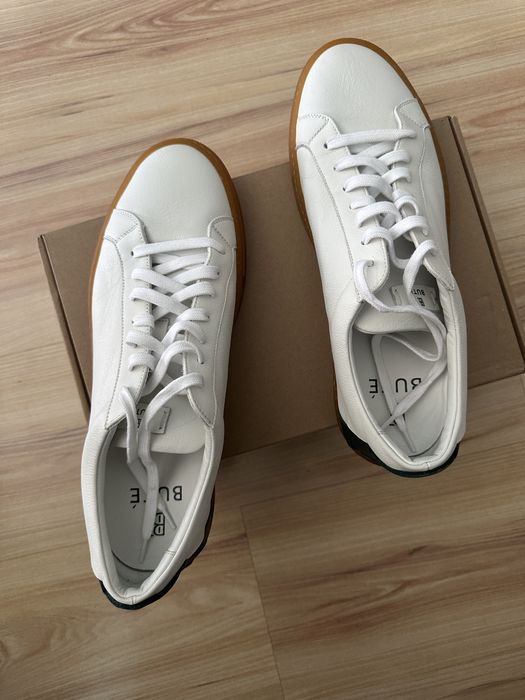 Skórzane trampki BUTÉ – Nowe