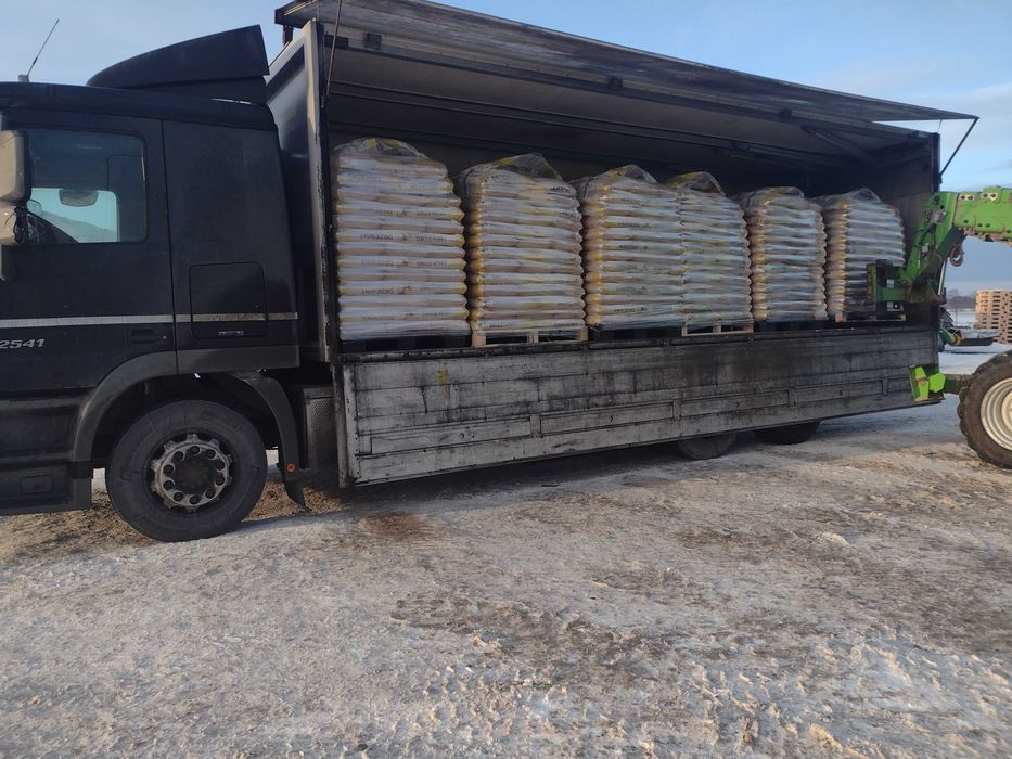 Usługi transportowe ciężarówką.