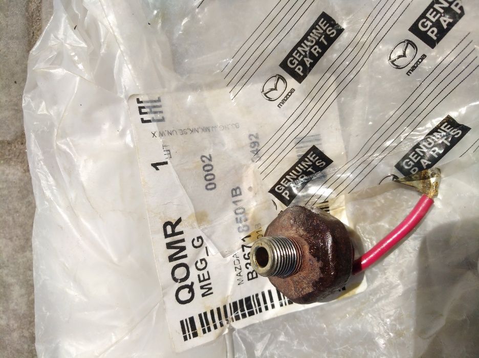 Датчик температуры масла Мазда 3