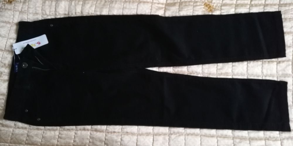 Spodnie 146 i 152