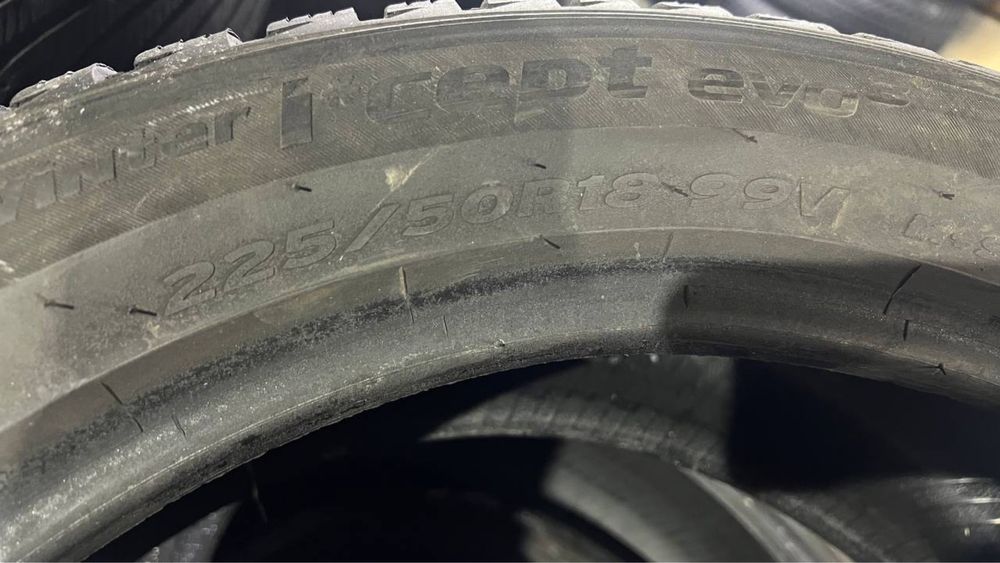 Комплект зимової гуми 225/50/18