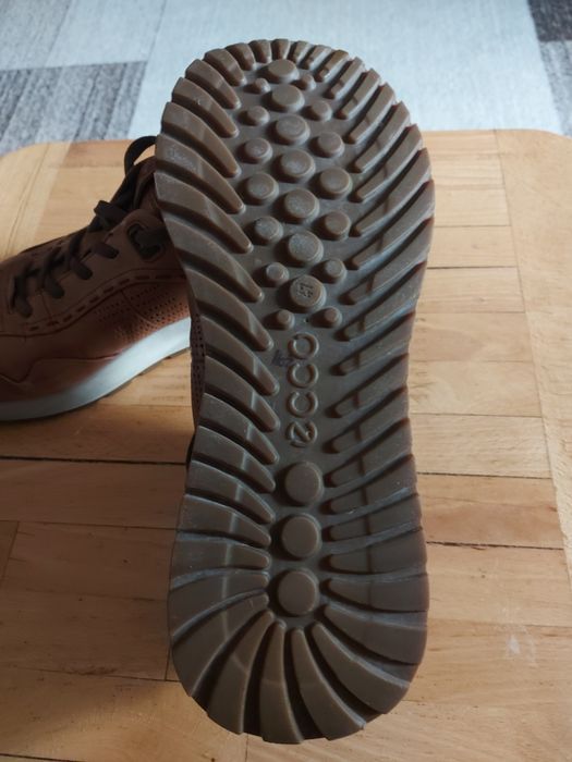 Продам кросовки ECCO ASTIR