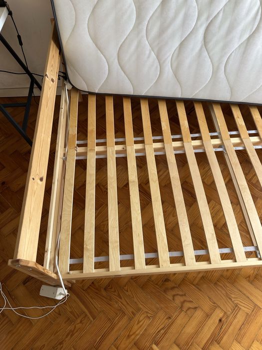 Cama + colchão 140x200
