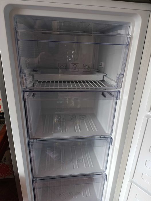 Морозильна камера Beko