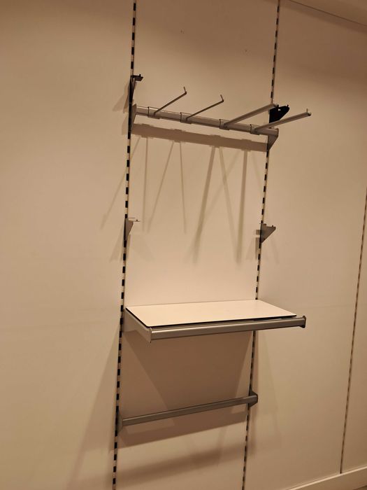 Vendo mobiliário de Loja de Roupa / estantes / Prateleiras / Gondolas