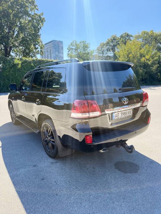 Toyota Land Cruiser 200