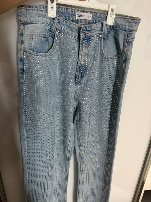 Джинсы ZARA со стразами