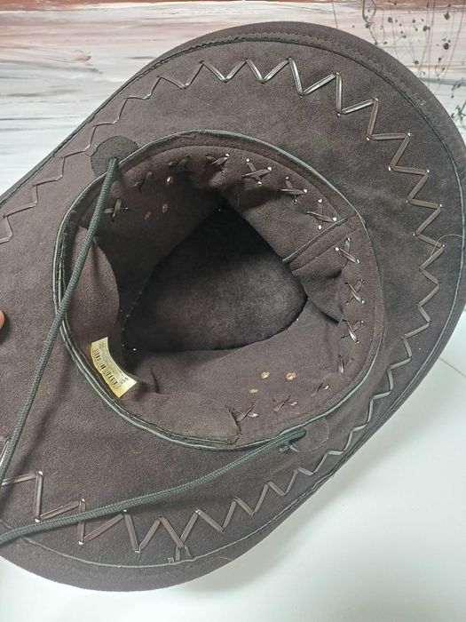 Chapéu de Cowboy preto em camurça