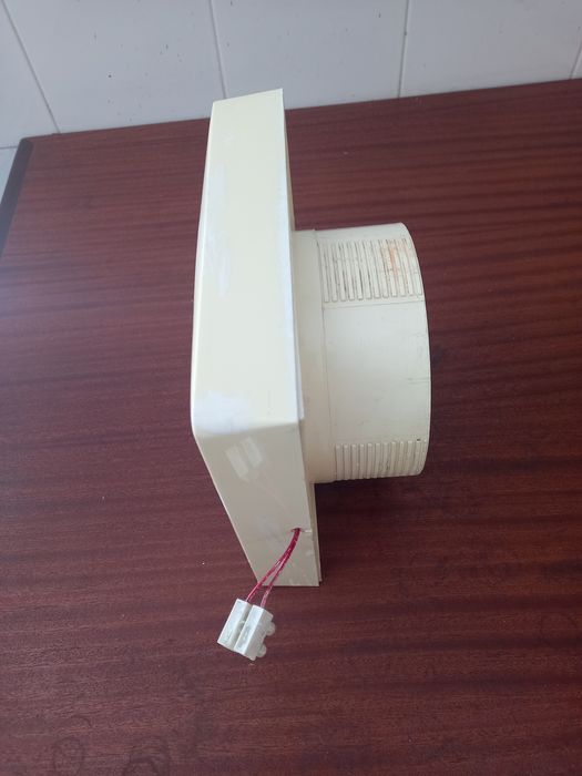 Ventoinha extratora de ar do banheiro