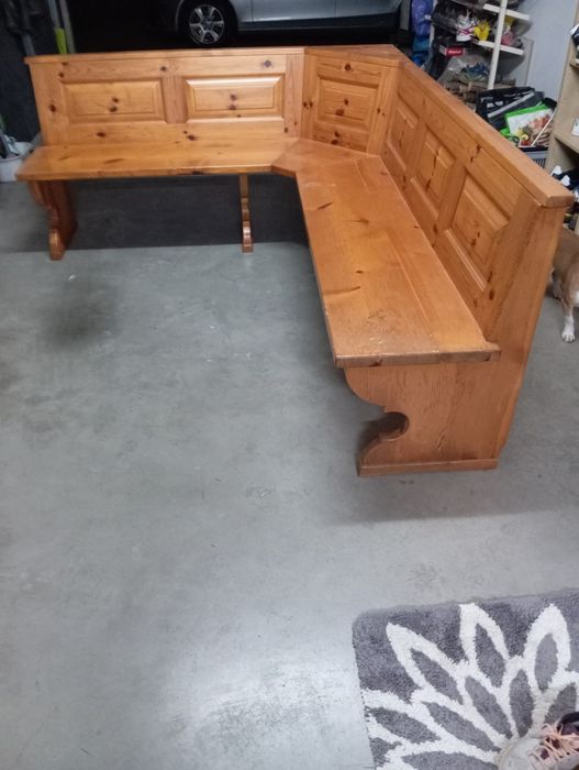 Banco de canto em madeira maciça