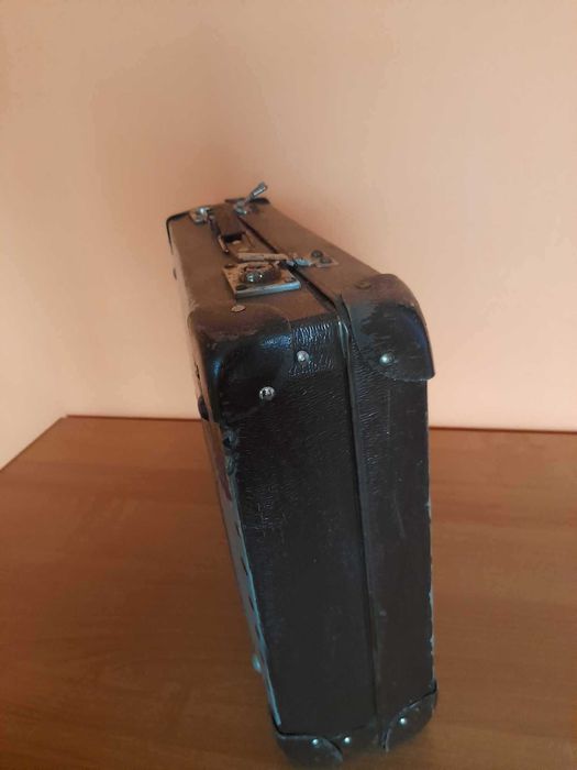 Stara walizka z 1960 roku